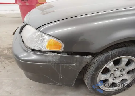 2000 Mazda 626 Es/Lx из США, поврежденный, VIN 1YVGF22C9Y5105113